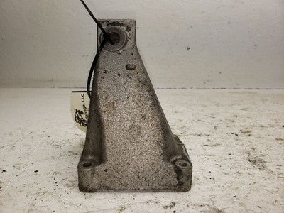 2006-2006 Dodge Sprinter Van 3500 Passenger Right Motor Mount Bracket Brace 2.7L