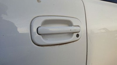 2000-2006 Chevy Suburban Driver Left Front Outside Door Handle 50U Summit White