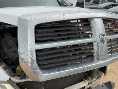 2005-2007 Dodge Dakota Front Grille Assembly Oem With Frame 55077608Aa