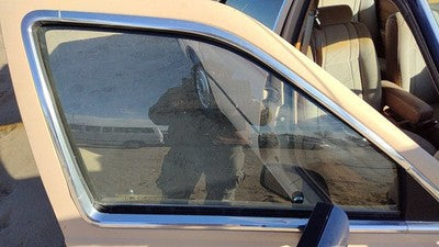 1984-1987 Ford Tempo Passenger Right Front Side Window Door Glass Oem