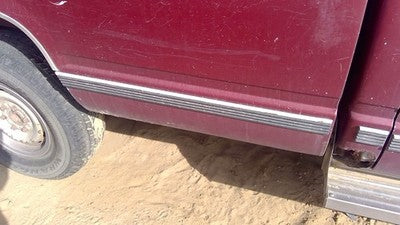 1988 Gmc Sierra 2500 Passenger Right Rear Moulding On Quarter Panel Front Box