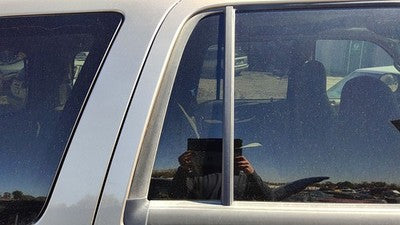 98-02 Expedition Passenger Right Rear Vent Window Back Door Glass With Frame Oem