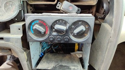 00-04 Legacy Outback Temperature Control Module In Dash Heater Ac Head Unit Oem