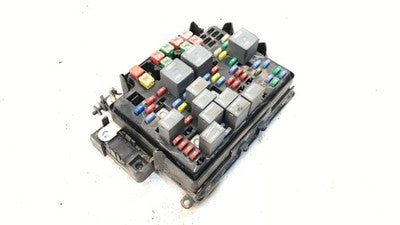 03-05 Silverado 1500 5.3l Engine Fuse Box Power Distribution Panel 15201928