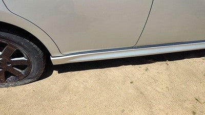 07-12 Sentra Sr Passenger Right Lower Rocker Panel Moulding Side Silver K23