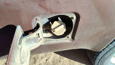 1983 Gmc Sierra C3500 Fuel Filler Neck Assembly With Gas Cap Oem