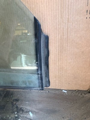 1988 Silverado 2500 Passenger Right Front Side Window Door Glass Oem 15612850