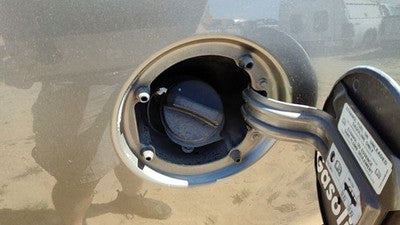 2004-2005 Ford Explorer Fuel Filler Neck Assembly With Gas Cap Oem 4L2z9034da