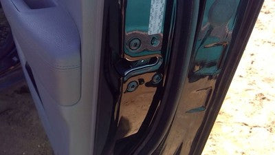 2011-2015 Kia Sorento Passenger Right Front Door Latch With Rods/Cables Assembly