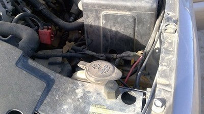 2000-2006 Chevy Tahoe Windshield Washer Fluid Reservoir With Pump Oem Wiper Tank