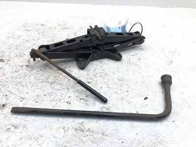 2001 Monte Carlo Ss Jack Tool Kit Set Complete With Tray Spare Tire Emergency