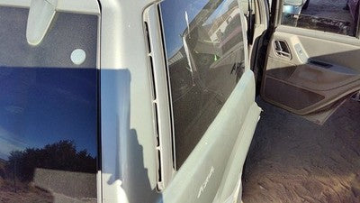 01 Grand Cherokee Passenger Right Rear Corner Moulding On Quarter Panel Silver