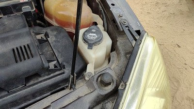 2007-2009 Chevy Equinox Windshield Washer Fluid Reservoir With Pump Wiper Tank