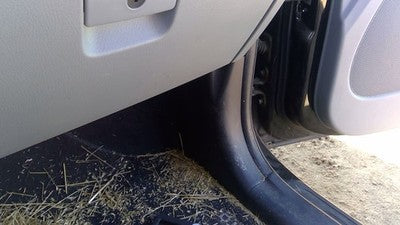 2011 Kia Sorento Passenger Right Lower Kick Trim Panel Oem Black Eb