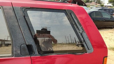 1990-1995 Nissan Pathfinder Driver Left Rear Quarter Glass Back Side Window Oem