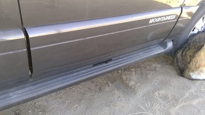 06-10 Mountaineer Passenger Right Front Moulding From Door Trim Charcoal G5