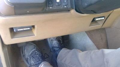 1990-1995 Chevy Astro Lower Dash Under Column Knee Bolster Trim Panel Oem Tan