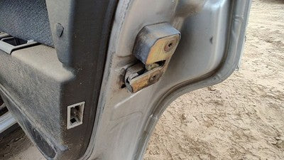1991 Volvo 740 Passenger Right Rear Door Latch With Rods/Cables Oem Back