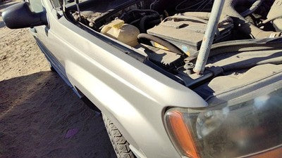 1999-2004 Jeep Grand Cherokee Passenger Right Front Fender Oem Silver 55135900Ac