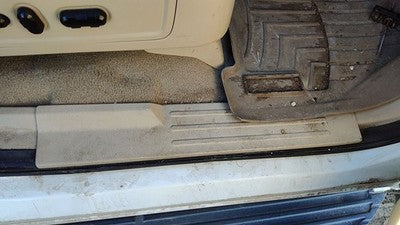 2008 Lincoln Navigator Passenger Right Lower Sill Step Moulding Trim Panel Tan