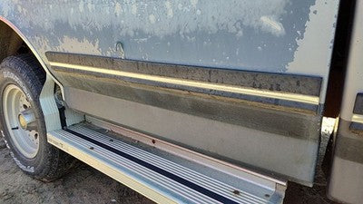 1989 Ford F150 Passenger Right Rear Moulding On Front Of Box Oem Rh