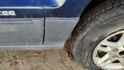 2003-2004 Jeep Grand Cherokee Passenger Right Moulding From Fender Trim Strip