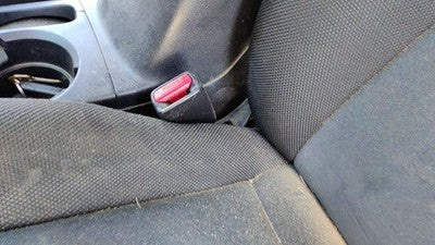 2003-2004 Mitsubishi Outlander Driver Left Front Seat Belt Buckle Receiver Black