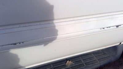 00-06 Suburban Passenger Right Front Moulding From Door Trim Strip White 50U