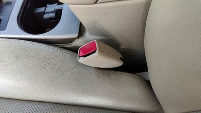 10-14 Legacy Outback Driver Left Front Seat Belt Buckle Receiver Wil Warm Ivory