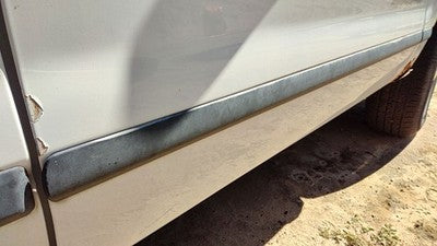 2005 Ford Explorer Passenger Right Front Moulding From Door Oem Trim Strip