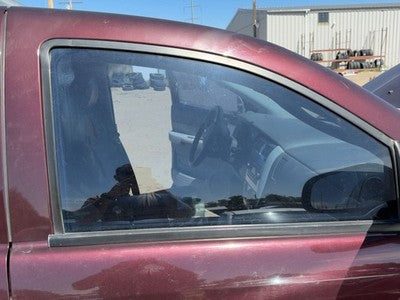 2004-2009 Dodge Durango Passenger Right Front Side Window Door Glass Oem