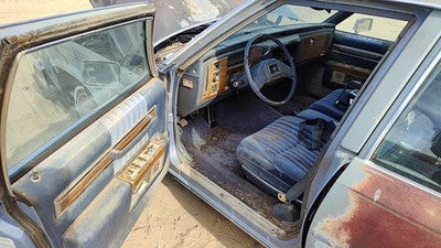 1984 Deville Sedan 4.1l Transmission Crossmember Mount Bracket Oem