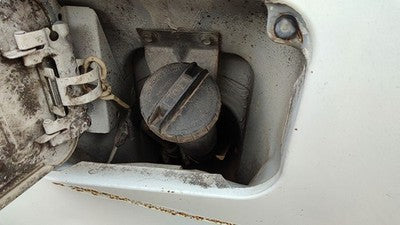 1990-1996 Jeep Cherokee Fuel Filler Neck Assembly With Gas Cap Oem 52000623