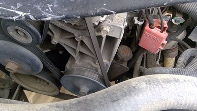 2005 Chevy Avalanche Power Steering Pump Mount Bracket With Bolts Oem 12554030