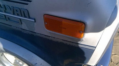 1989 Chevy G20 Van Passenger Right Front Turn Signal Light Lamp Fender Mounted