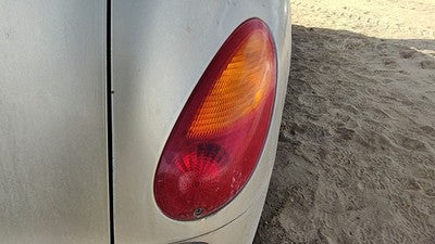 2001-2005 Chrysler Pt Cruiser Passenger Right Tail Light Brake Lamp Oem Rear