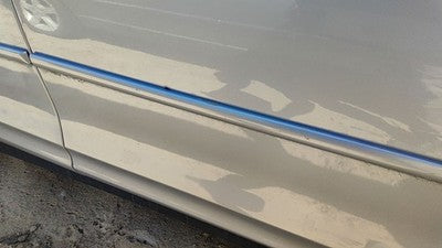 98-02 Oldsmobile Intrigue Passenger Right Front Moulding Fm Door Trim Silver 17U