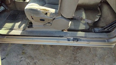 04 Silverado 1500 Passenger Right Lower Sill Step Moulding 52D Tan Extended Cab