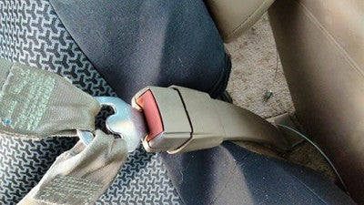 1994 Chevy Suburban Passenger Right Front Seat Belt Buckle Receiver Oem Tan