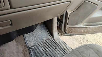 Chevy Silverado 2500 Hd Passenger Right Lower Kick Trim Panel Oem Tan 52D