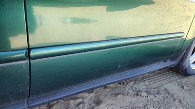 00-07 Taurus Passenger Right Front Moulding From Door Trim Strip Su Tropic Green