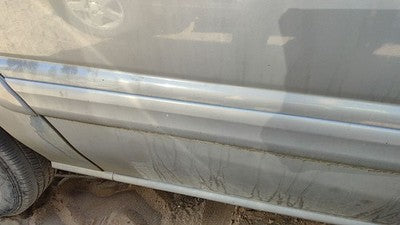 00 Venture Passenger Right Rear Moulding From Door Back Trim Strip Silver 17U
