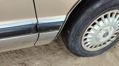 1994 Buick Park Ave Passenger Right Moulding From Fender Oem Trim Strip Gold
