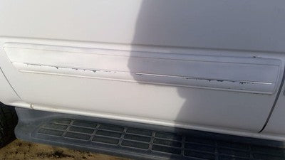 2005 Chevy Suburban Passenger Right Rear Moulding From Door Back Trim White 50U