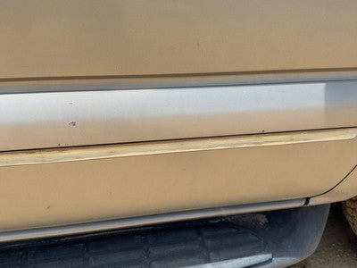 00-06 Suburban Passenger Right Front Moulding From Door Trim Strip Pewter 11U