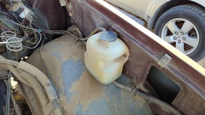 1983 Gmc Sierra C3500 Windshield Washer Fluid Reservoir With Pump Oem Wiper Tank
