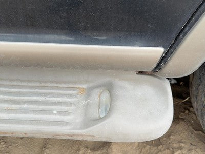 1997-2002 Ford Expedition Driver Left Rear Lower Moulding From Door Oem Back