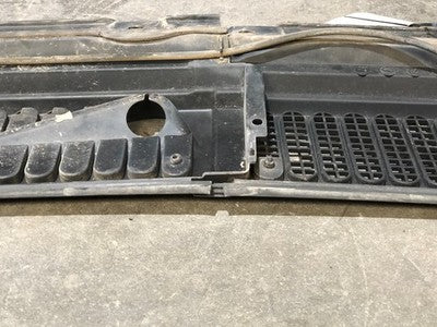 02 Ford F250 Super Duty Windshield Wiper Cowl Vent Trim Panel Grille Powerstroke