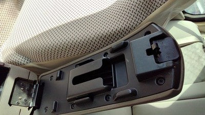 04-05 New Style Malibu Center Console Lid Only Arm Rest Fold Down Neutral 52E