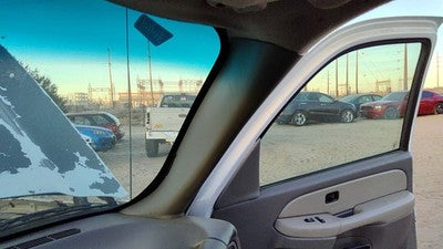 01 Suburban Passenger Right A Pillar Trim Windshield Post Panel 922 Light Gray